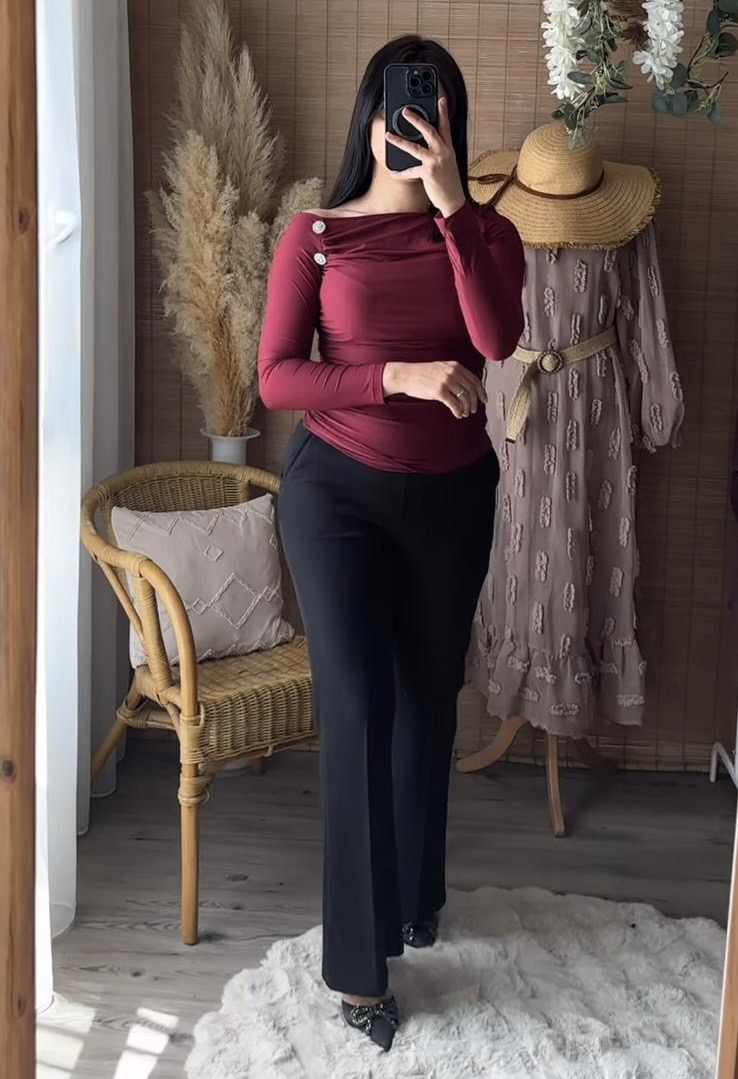 Haut rouge – Image 3