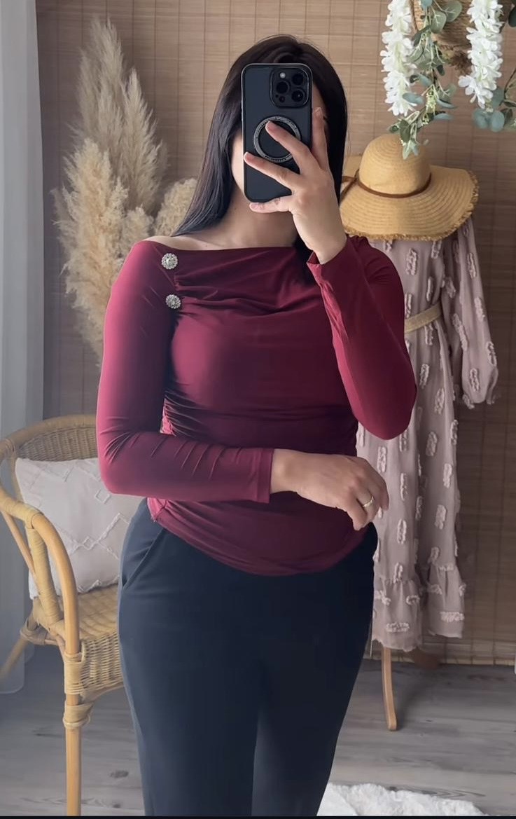 Haut rouge – Image 2